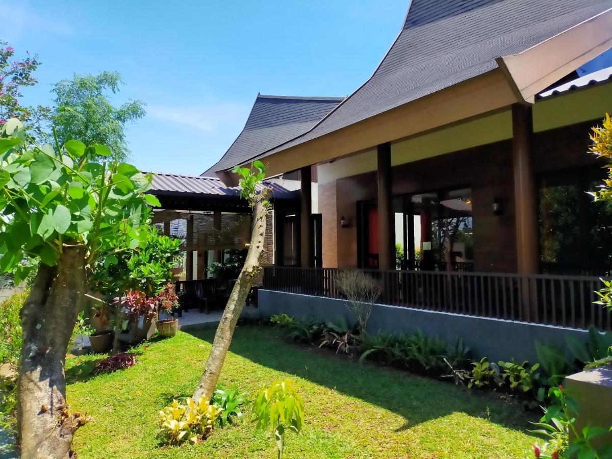 Vimala Hill Villa And Resort - 3 Bedrooms Bogor Bagian luar foto